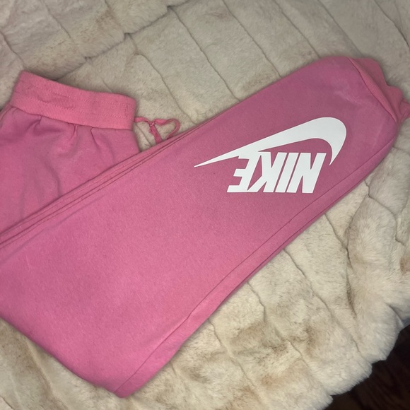 KIDS PINK ATHLETIC WEAR - Picture 2 of 16